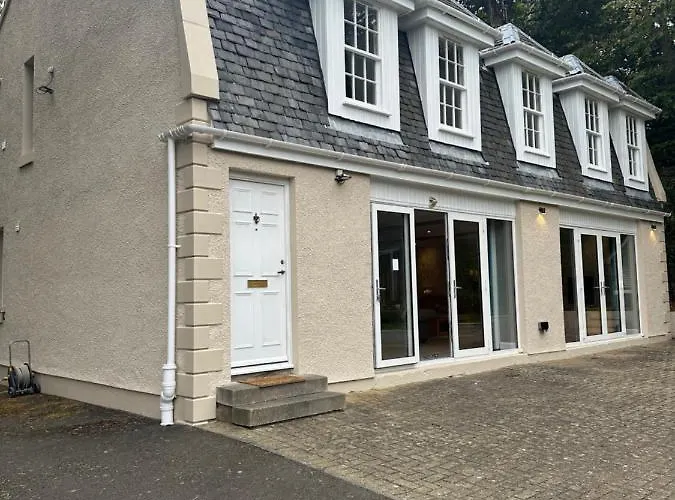 Cameron Coach House Modern Property In Murrayfield Edinburgh